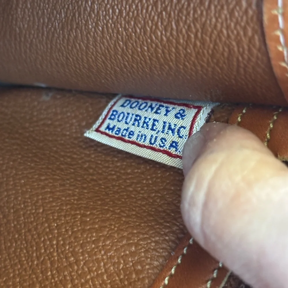 Vintage Dooney & Bourke All-Weather Pebbled Leather Zippered Crossbody Purse 80s - Picture 13 of 16